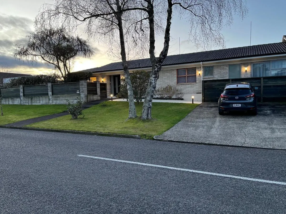 Bed & Breakfast Rotorua Central Hosted B&B